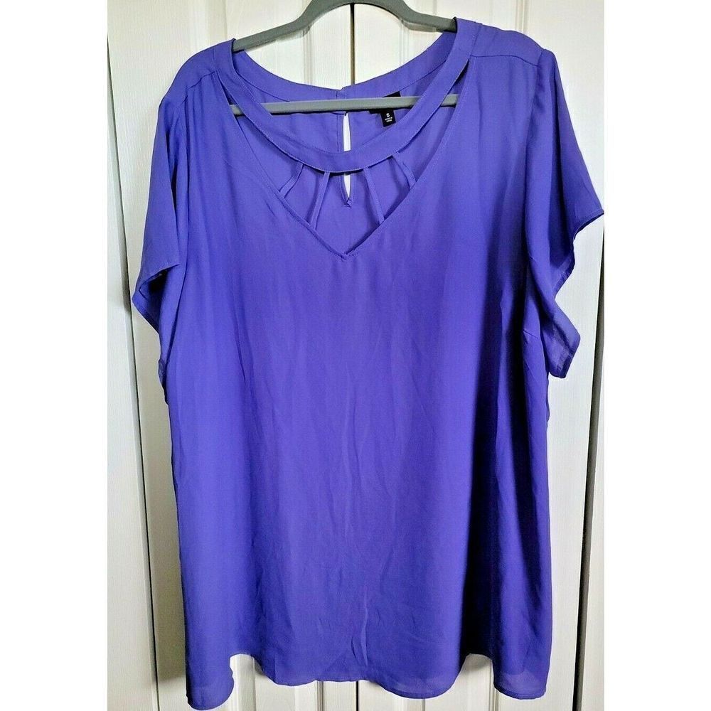 Torrid Size 5 Purple Chiffon Blouse Short Sleeve Semi Sheer‎ 5X Cut Out Front
